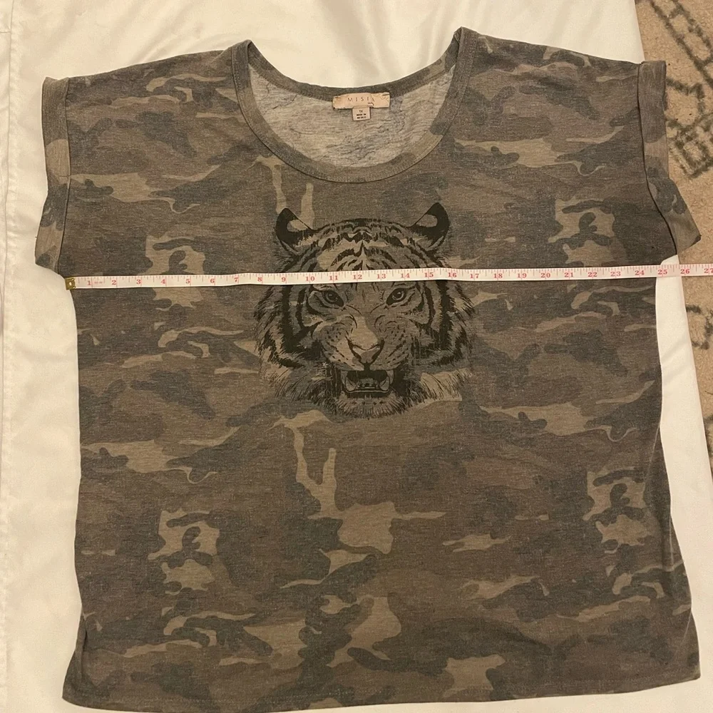Misia Curvy size 1X tiger camo shirt - Picture 5 of 10